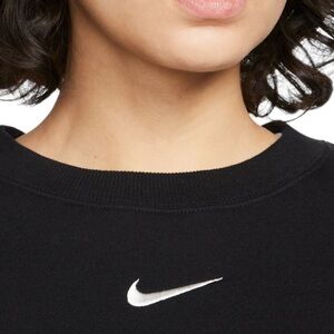 Vintage Nike Sweatshirt Women 1X Black Therma Fit Pullover Center Swoosh